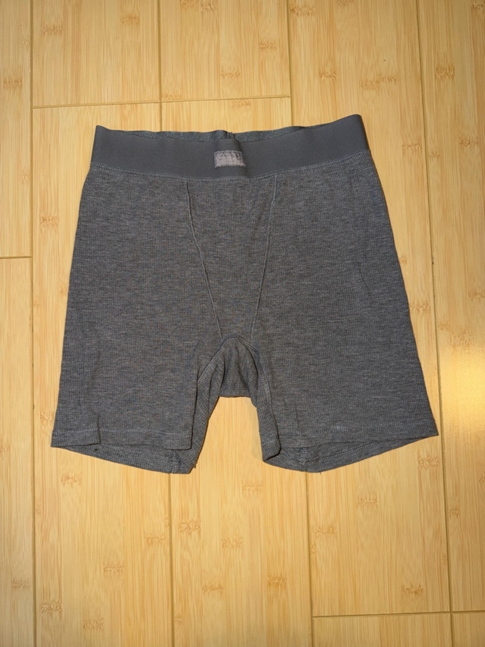 SKIMS Gray Ribbed Sleep Boxer Shorts - Picture 1 of 3